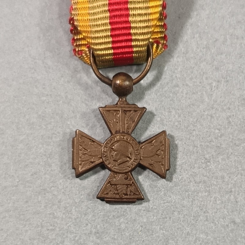 REDUCTION DE LA MEDAILLE CROIX DU COMBATTANT VOLONTAIRE RUBAN GUERRE 1914 1918